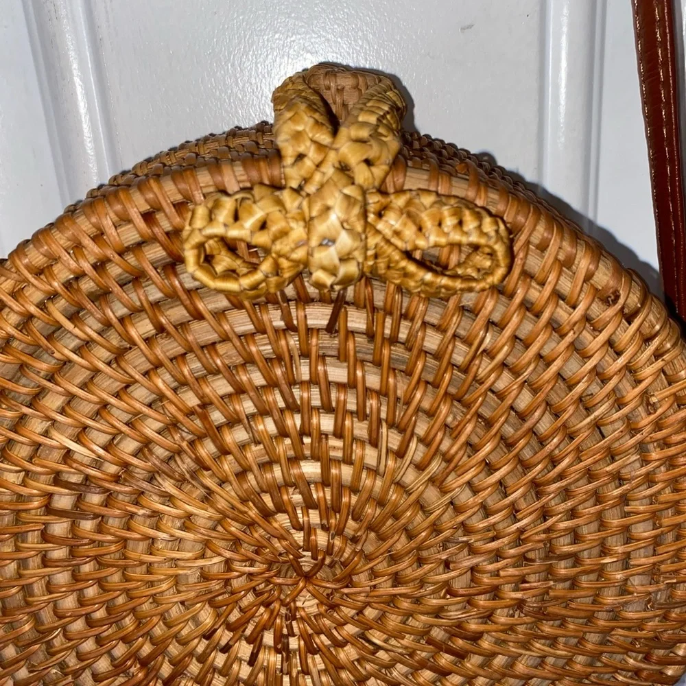 Round Woven Rattan Crossbody Bag in Natural Brown